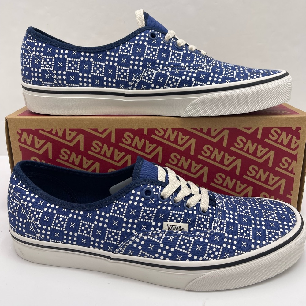 Vans WMNS Authentic
Checker Dot Blue Sneakers 
VN000D7YCJE
